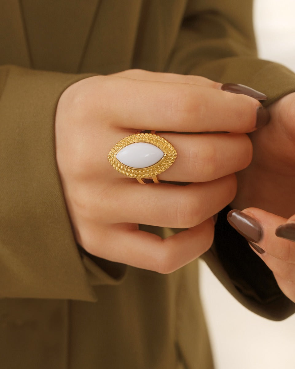 Statement Ring White Stone Gold