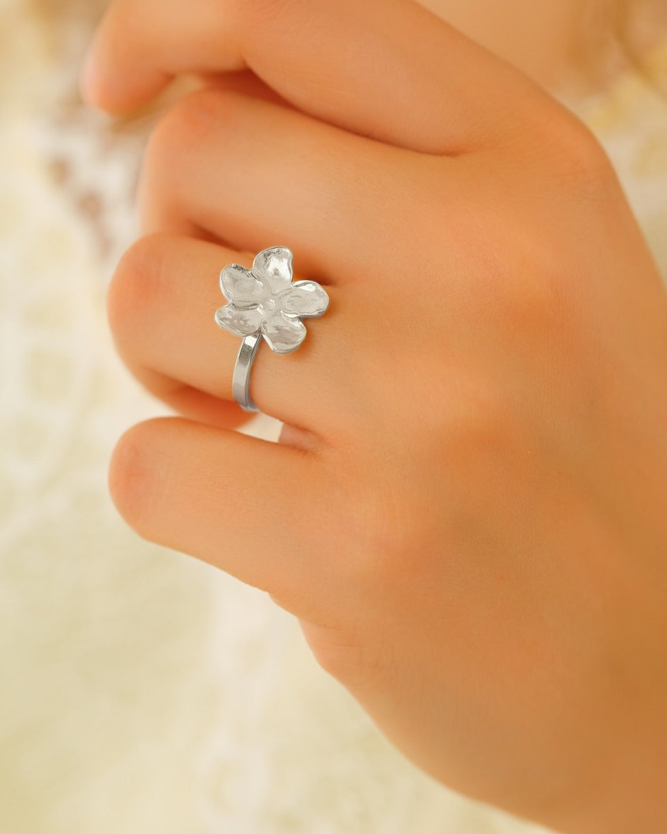 Ring with Flower
