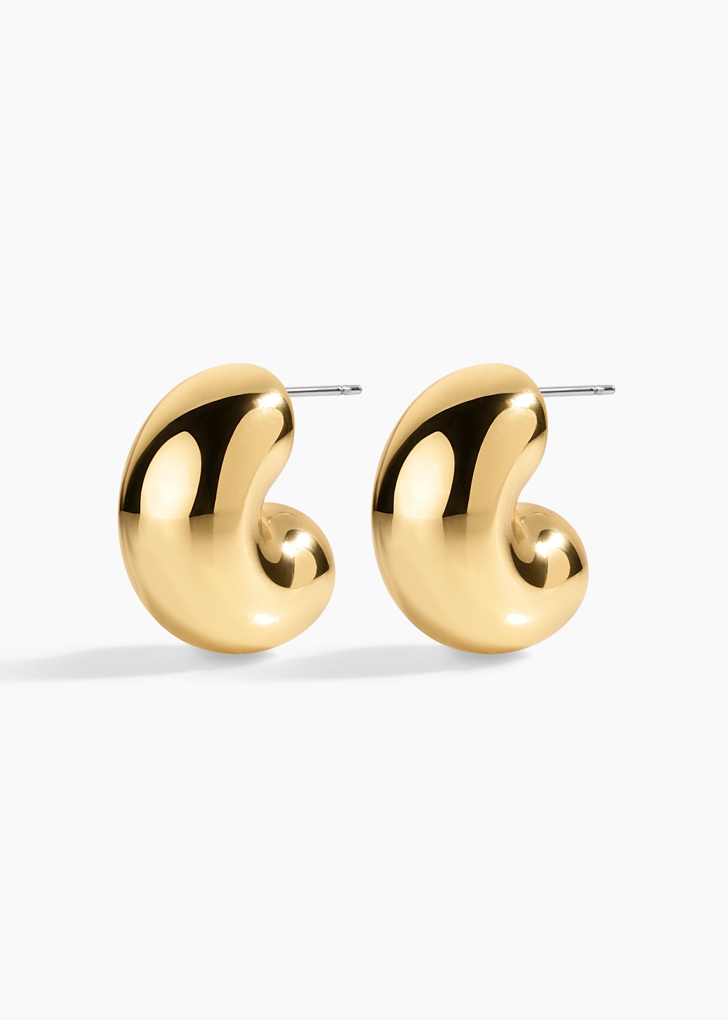 Cloud hoops on model