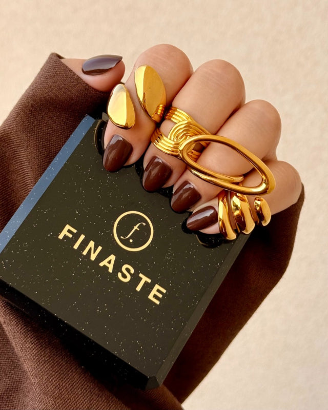 Flat Teardrop Ring Gold