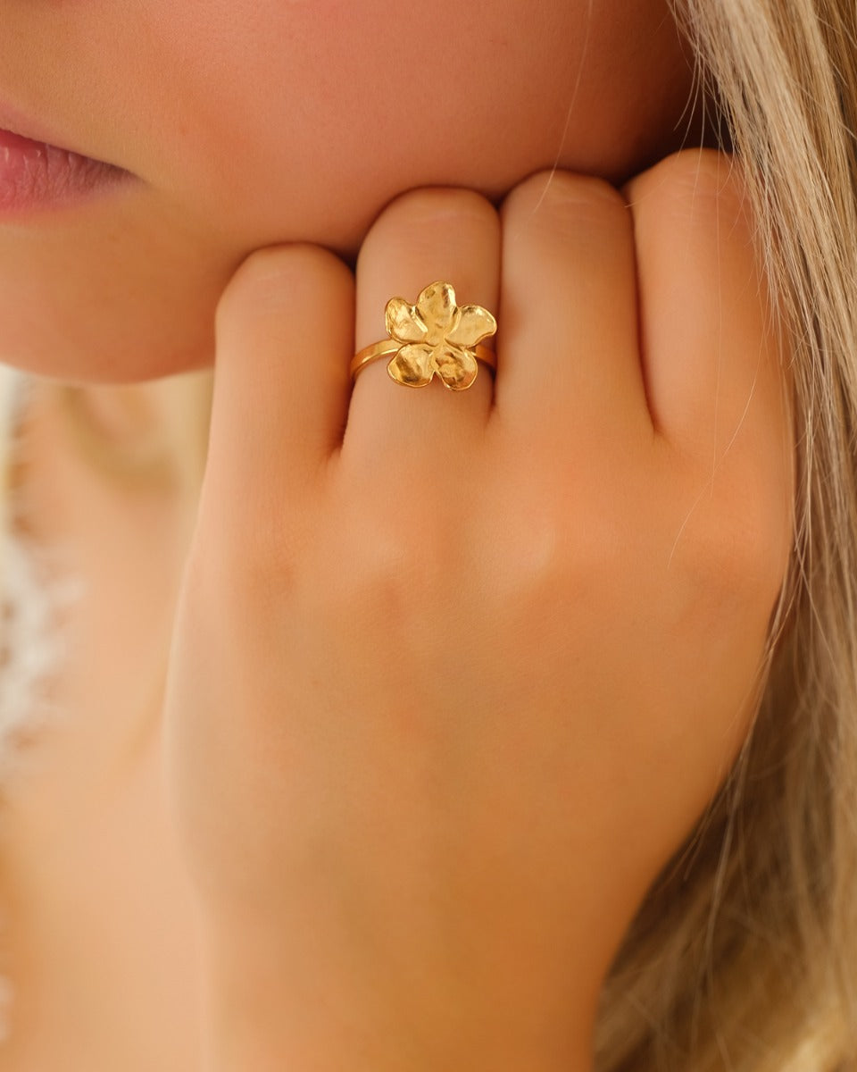 Ring with Flower Gold